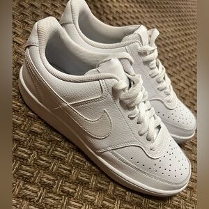 NIKE low top BRAND NEW MEN 8.5 or Womens 10.5 never worn see pictures